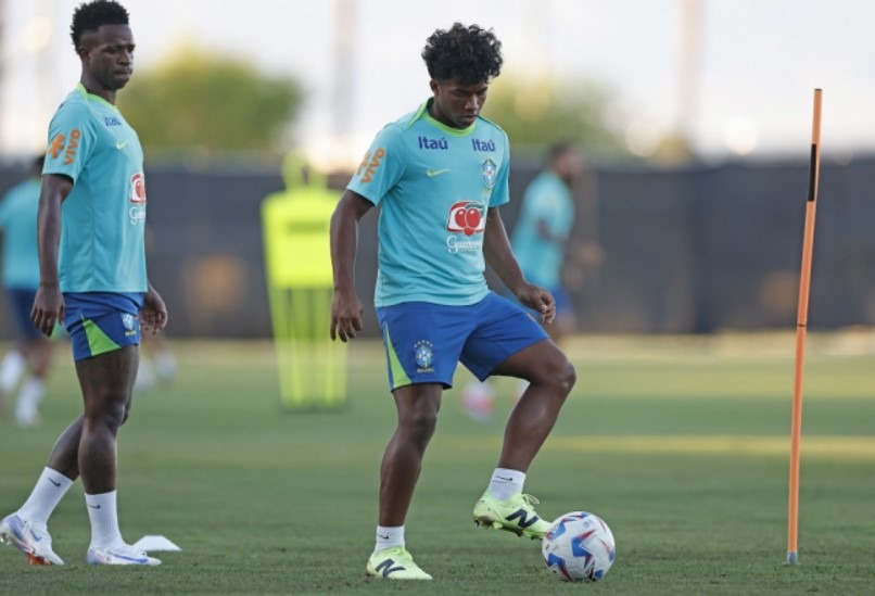 Endrick será titular no Brasil na vaga de Vinicius Júnior (Foto: Rafael Ribeiro/CBF)