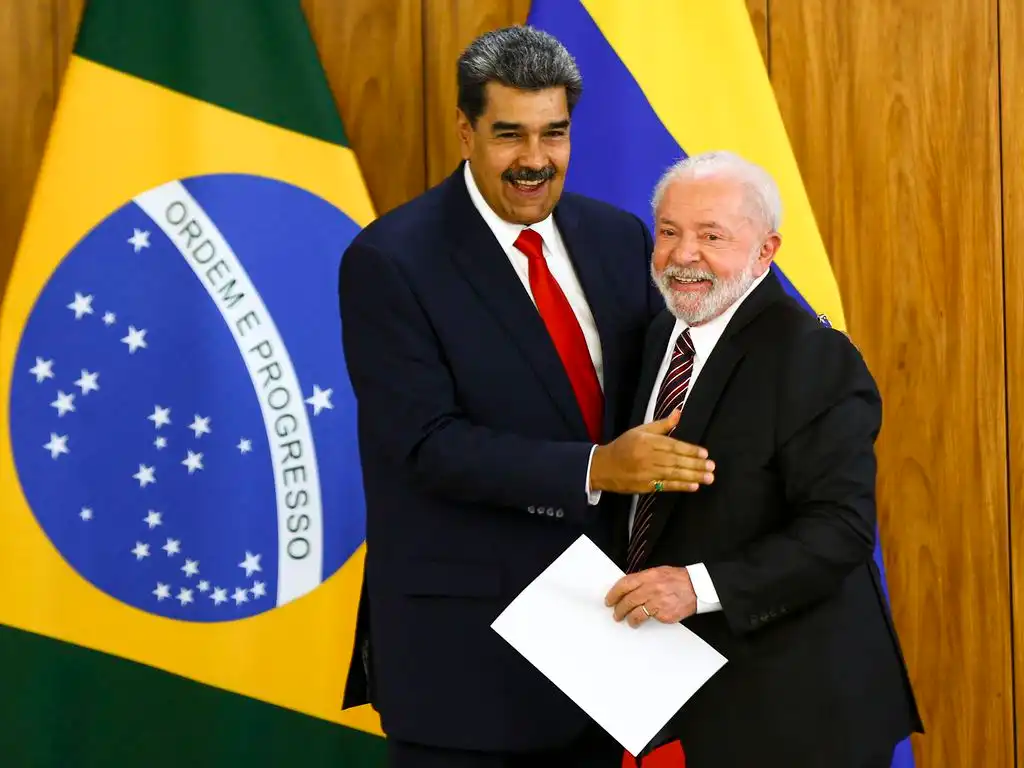 lula-e-maduro2_mcamgo_abr_29052023-19.webp