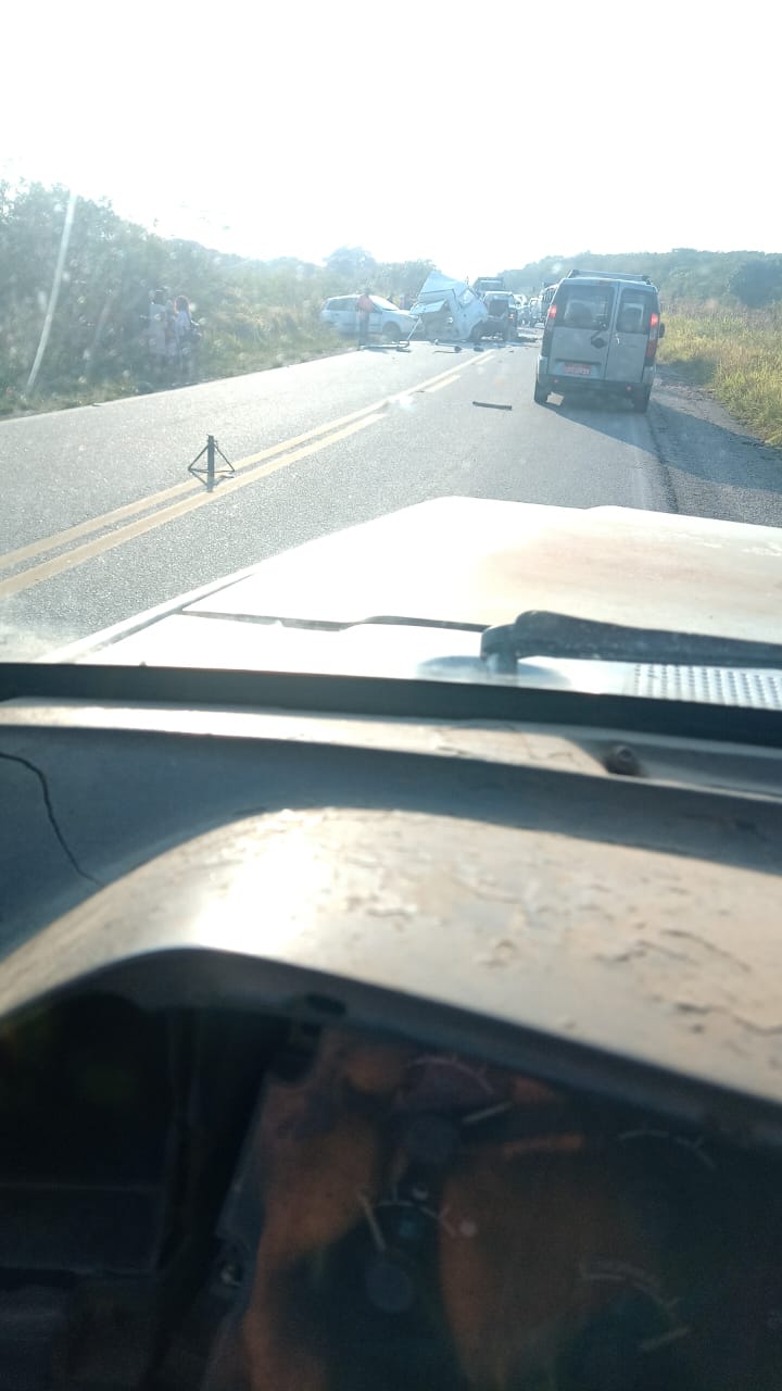 Grave acidente com vítimas na BR-406 perto de Taipu