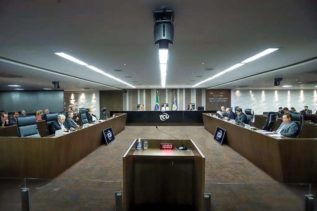 Rumor de vaga inesperada no TCU movimenta os políticos em Brasília