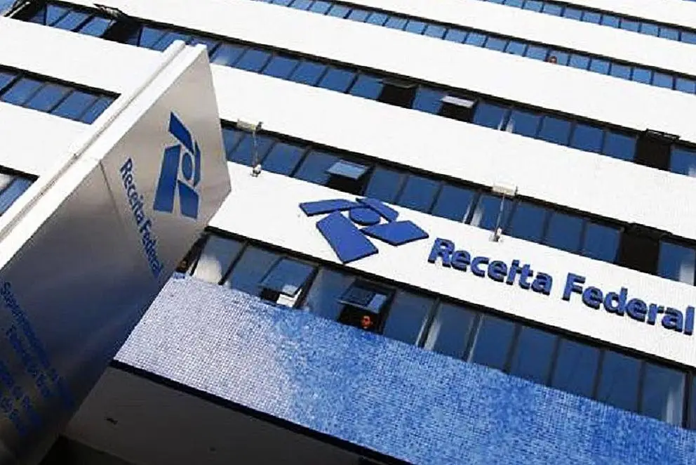 Recibos médicos terão de ser emitidos pelo app da Receita Federal em 2025