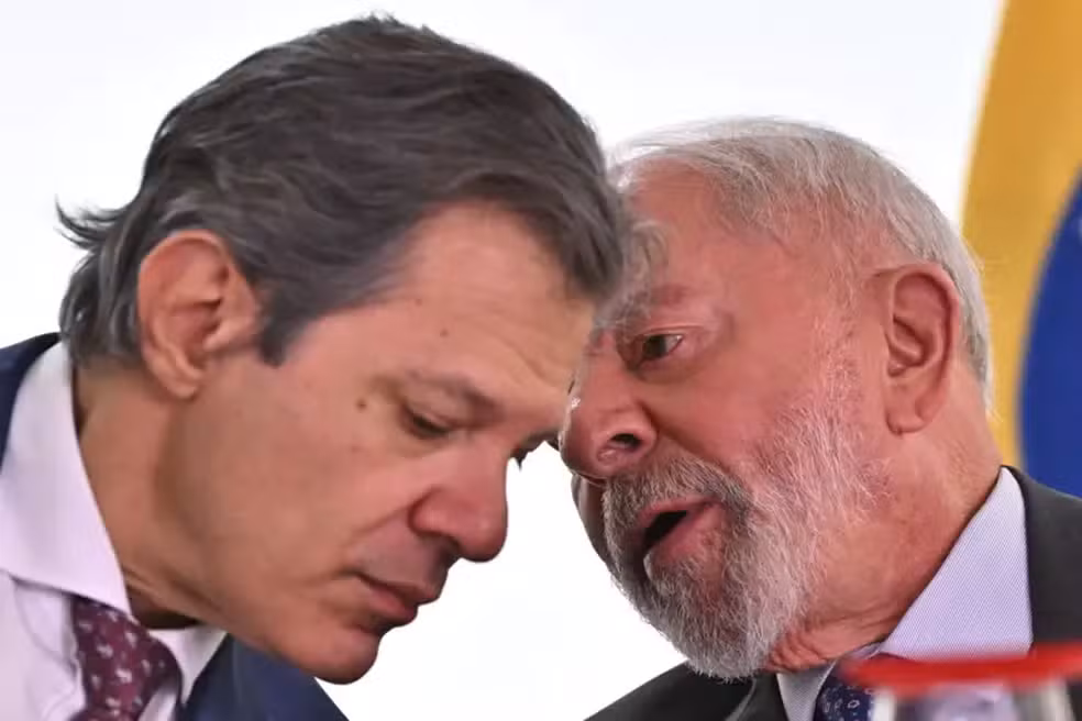 Haddad e Lula, em foto de arquivo — Foto: EPA-EFE/REX/Shutterstock