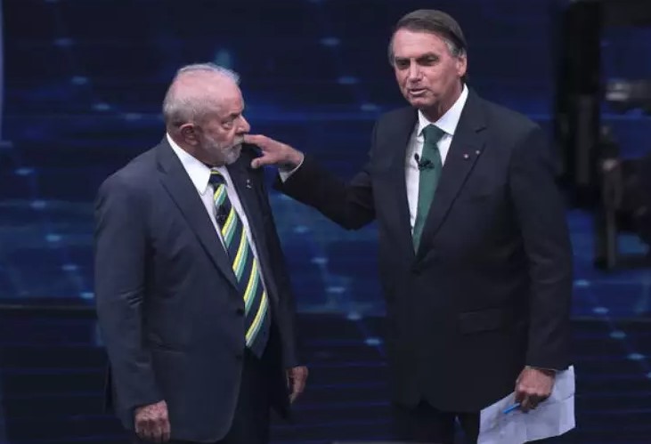 PL de Bolsonaro ganha o dobro de filiados que PT de Lula desde 2022
