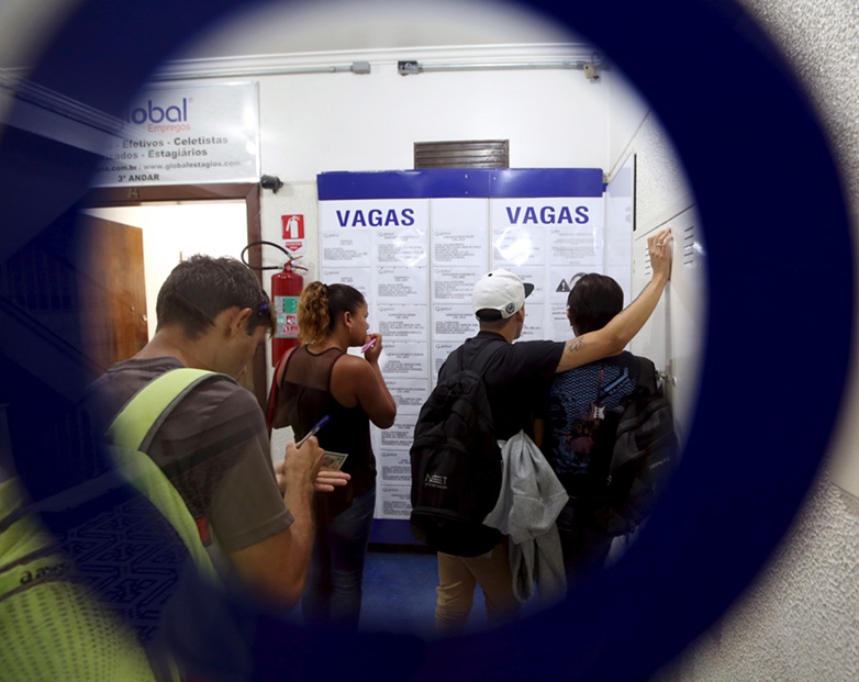 Taxa de desemprego sobe para 7% no 1º trimestre