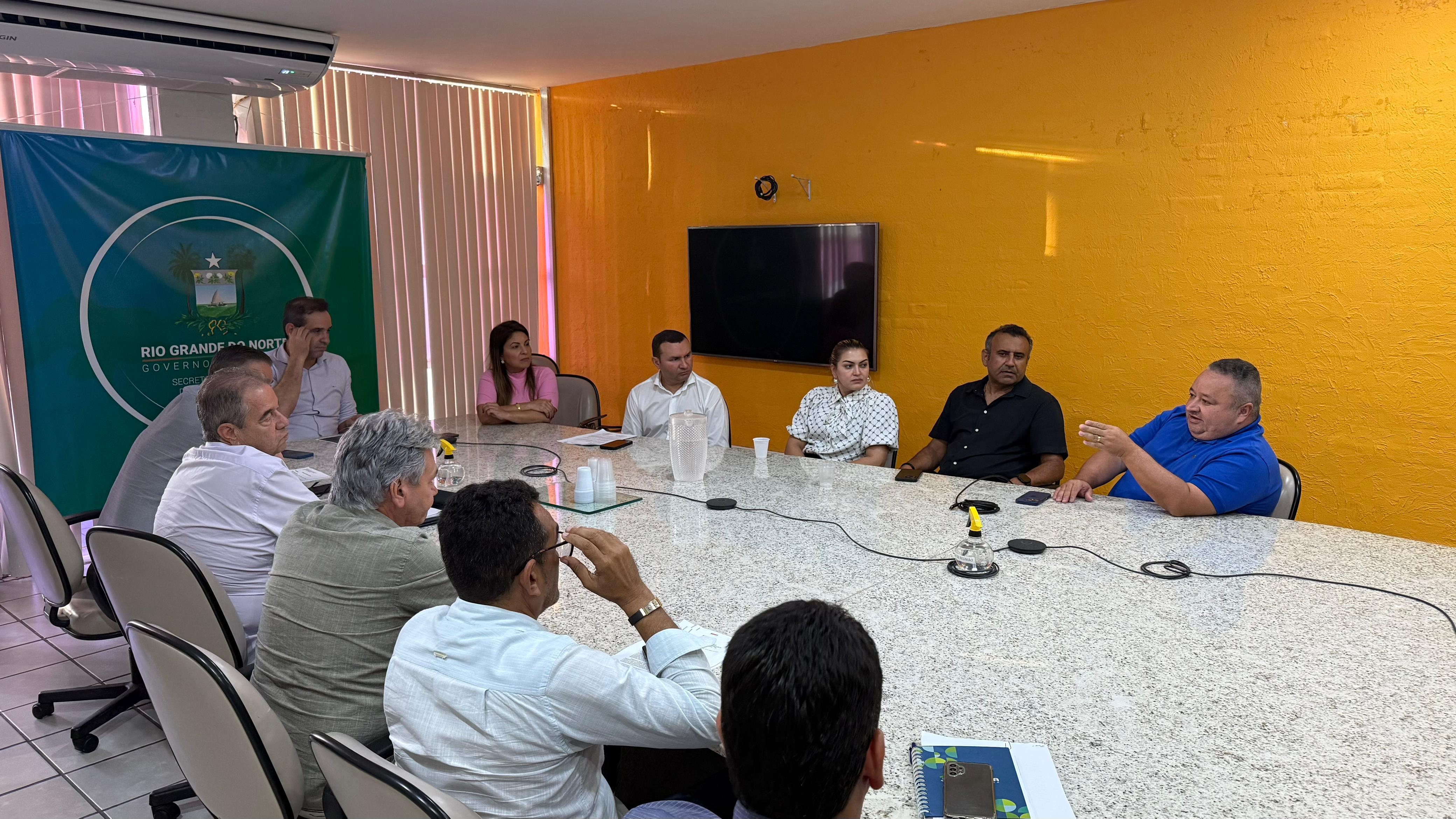 Prefeito Antônio Henrique solicita novas linhas de transporte intermunicipal para Ceará-Mirim