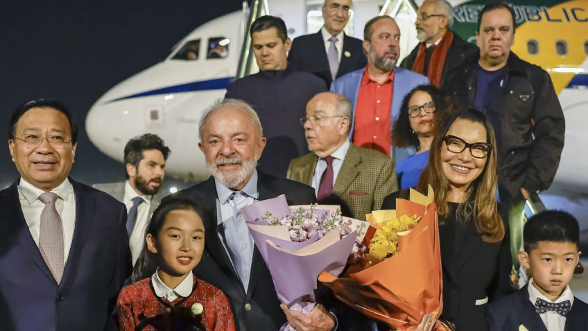 Lula levou ao menos 130 pessoas em viagem à Rússia e à China