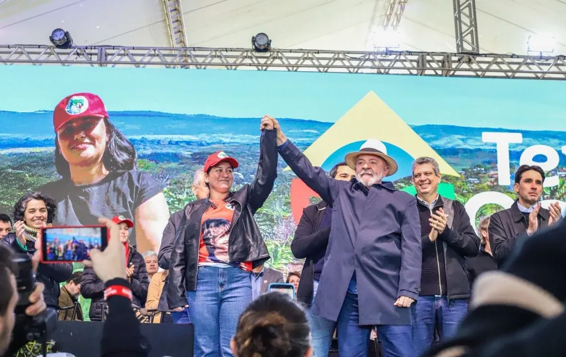 No Paraná, Lula defende invasões de propriedades pelo MST