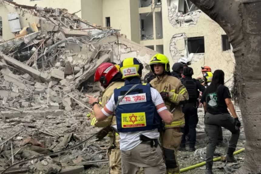 Irã pede reunião na ONU e ataca Israel após bombardeios dos EUA