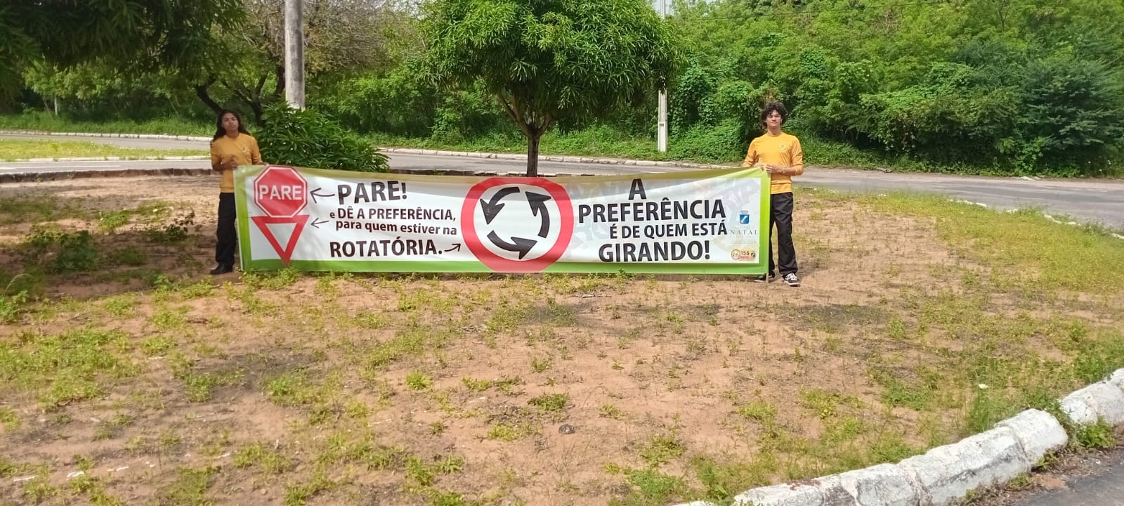STTU realiza ação educativa sobre o uso correto das rotatórias em Natal