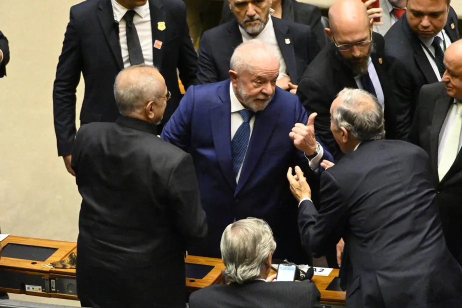 101639543-lula-na-sessao-solene-no-congresso-nacional-durante-a-posse-em-seu-primeiro-discurso-d.webp