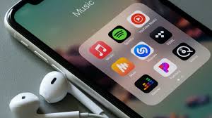 Ranking: As 50 músicas mais ouvidas nas plataformas de streaming em 2025; ouça o top 10