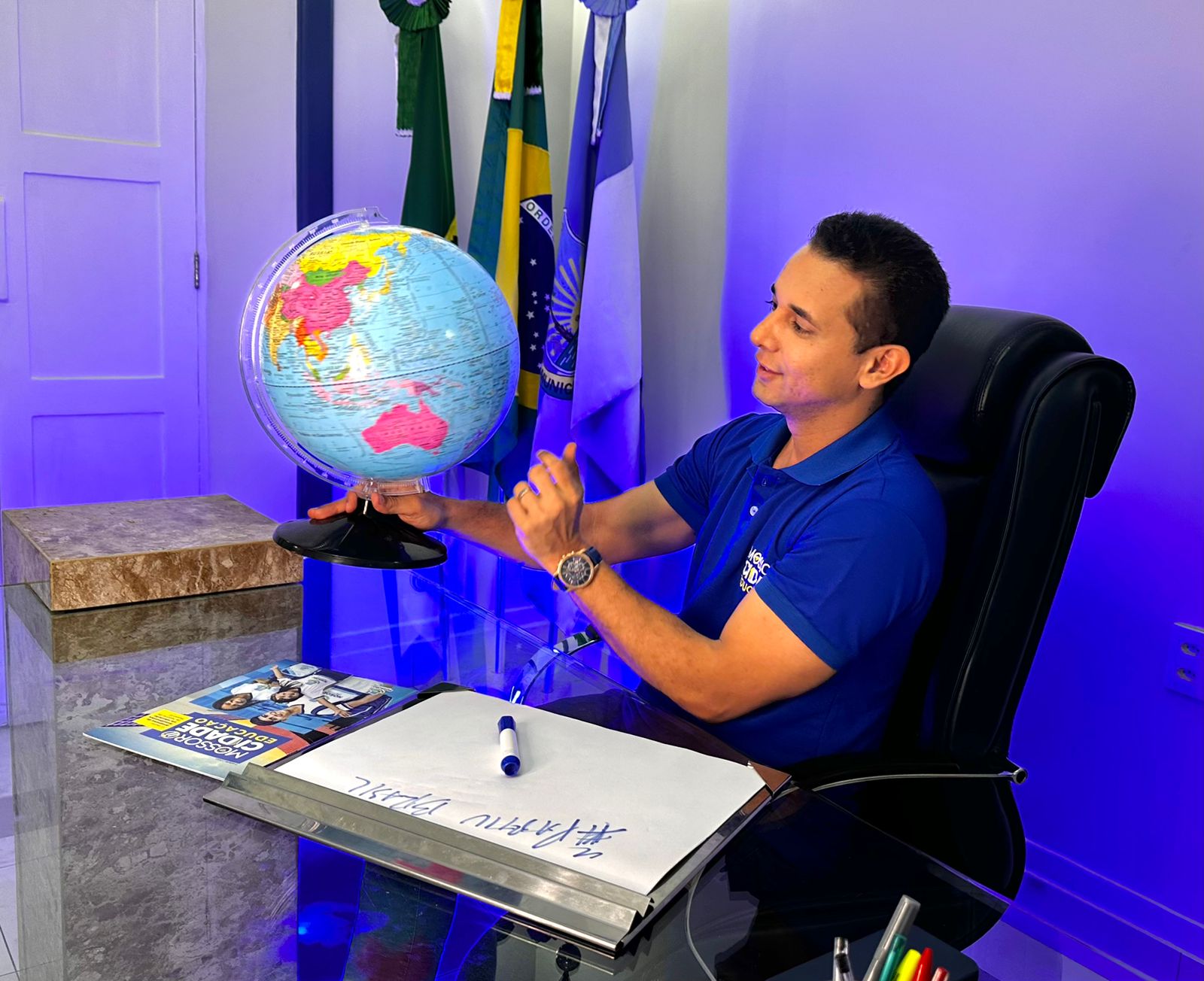 Prefeito Allyson anuncia projetos que criam intercâmbio internacional e bolsa mensal para alunos de Mossoró