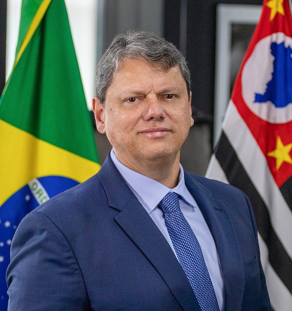 Governador_do_Estado_de_São_Paulo,_Tarcísio_de_Freitas_-_Foto_Oficial_(cropped).jpg