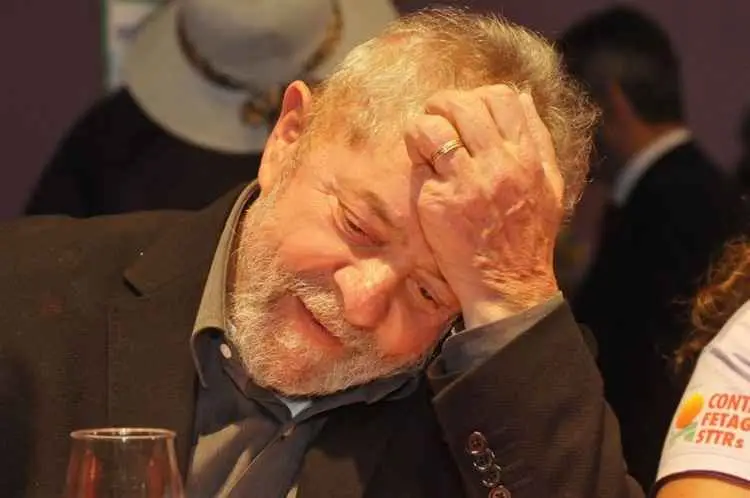 maioria-dos-brasileiros-apoiaa-prisacc83o-de-lula-na-lava-jato-aponta-pesquisa-1.webp