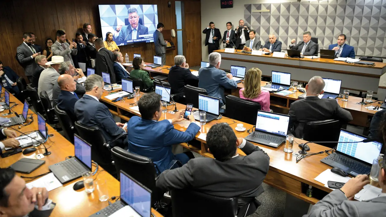 CPMI do INSS ouve diretora jurídica de sindicato de irmão de Lula