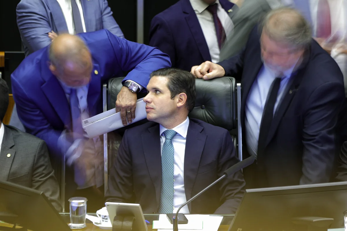 Presidente-da-Camara-dos-Deputados-Hugo-Motta-Republicanos-PB-durante-sessao-legislativa-Metropoles-8-scaled.webp