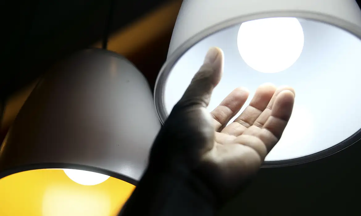 Contas de luz seguem com bandeira tarifária verde em março