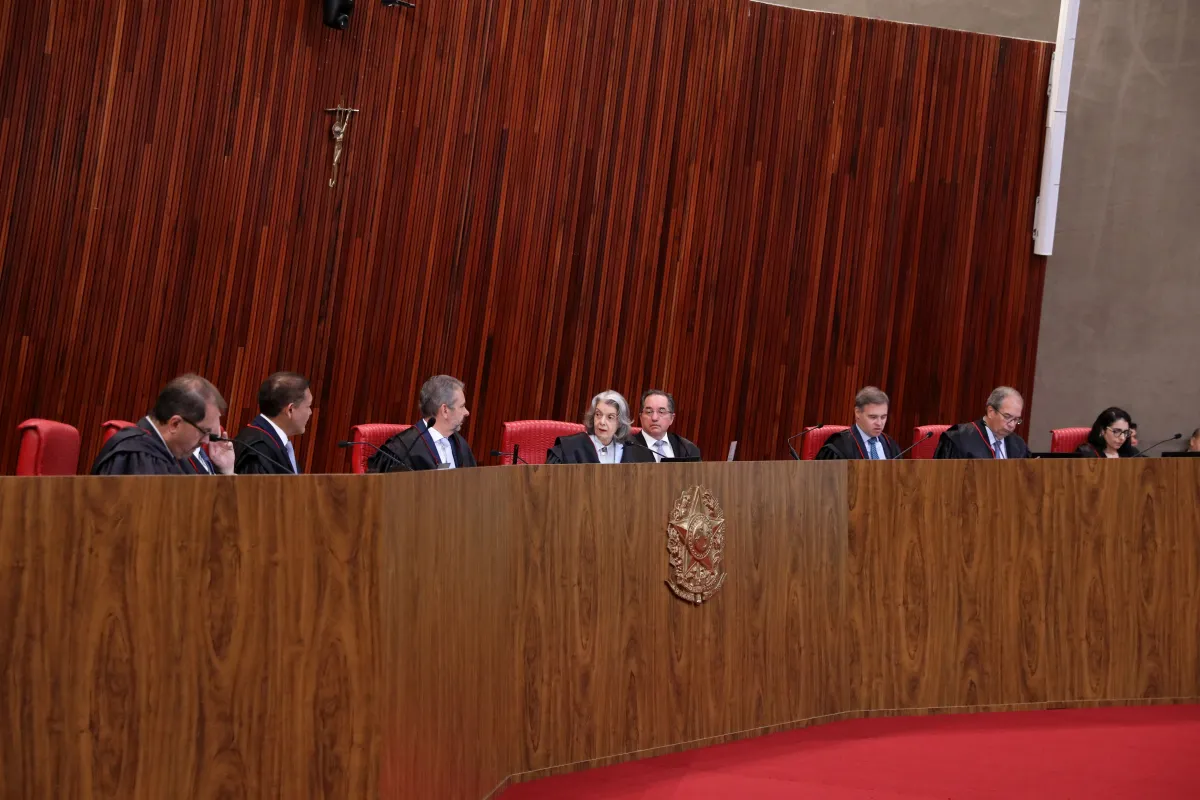 TSE atualiza regras e impõe limites à IA na eleição de 2026