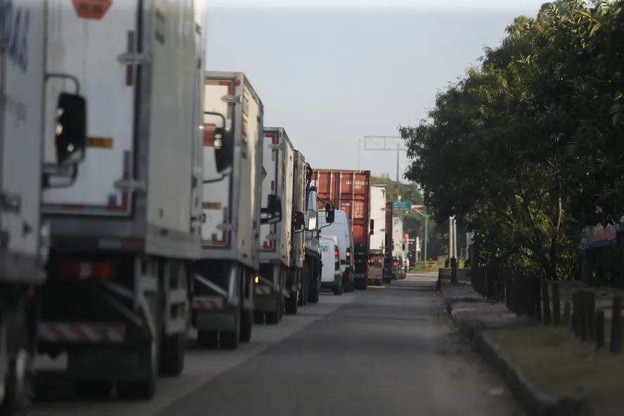 caminhões diesel