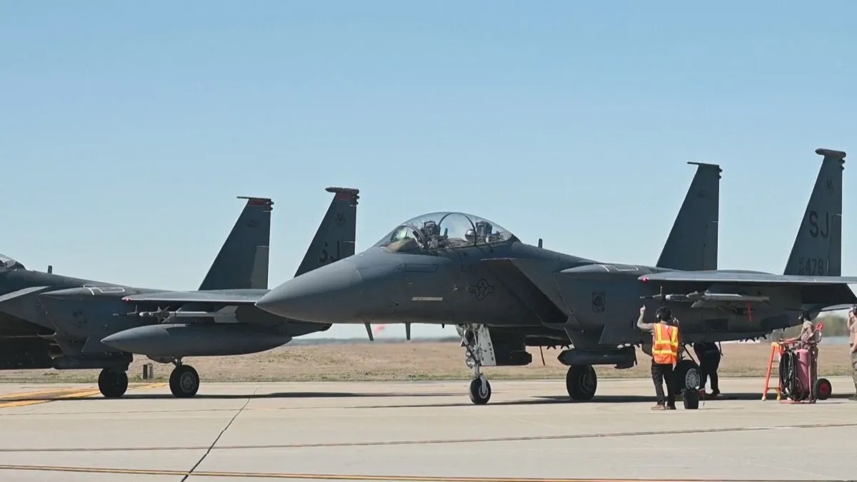 Modelo de jato F-15 dos EUA abatido pelo Irã  • DVIDS VIA REUTERS