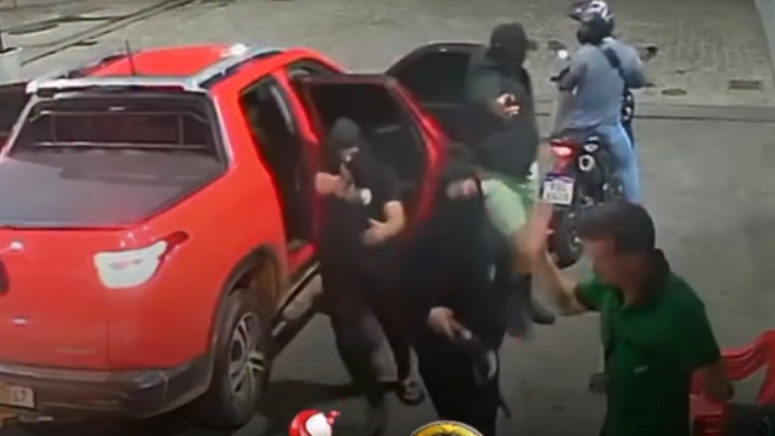 Criminosos armados renderam frentista durante assalto a posto na BR-304, em Angicos - Foto: reprodução rnnoticiaeentretenimentos