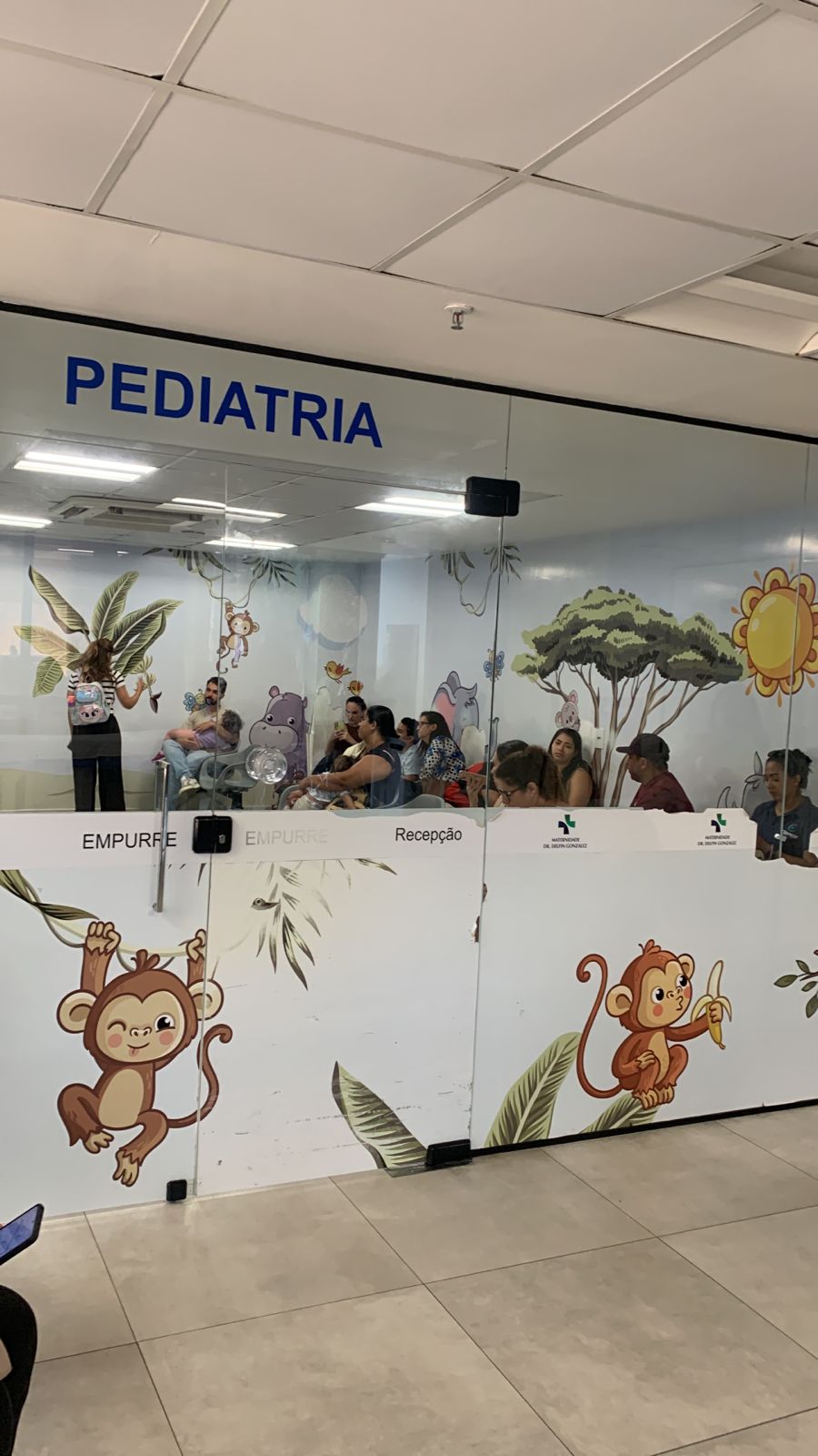 Caos na urgência pediátrica do Hospital Rio Grande