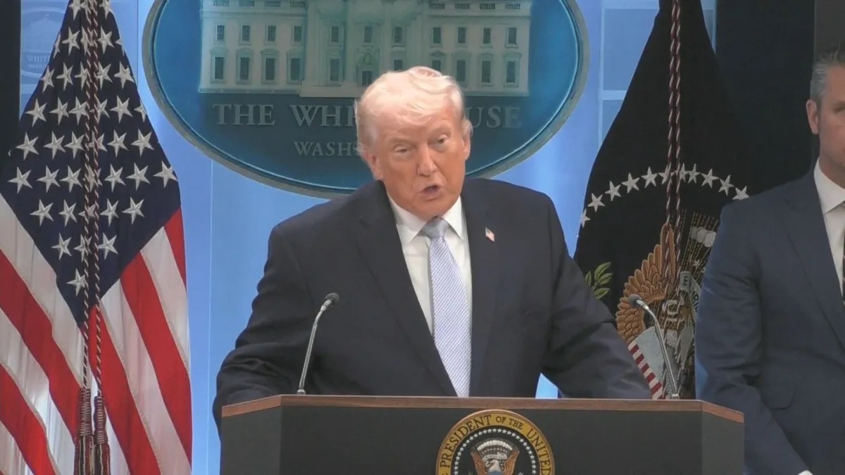 Trump durante coletiva de imprensa na Casa Branca nesta segunda-feira (6)  • REUTERS