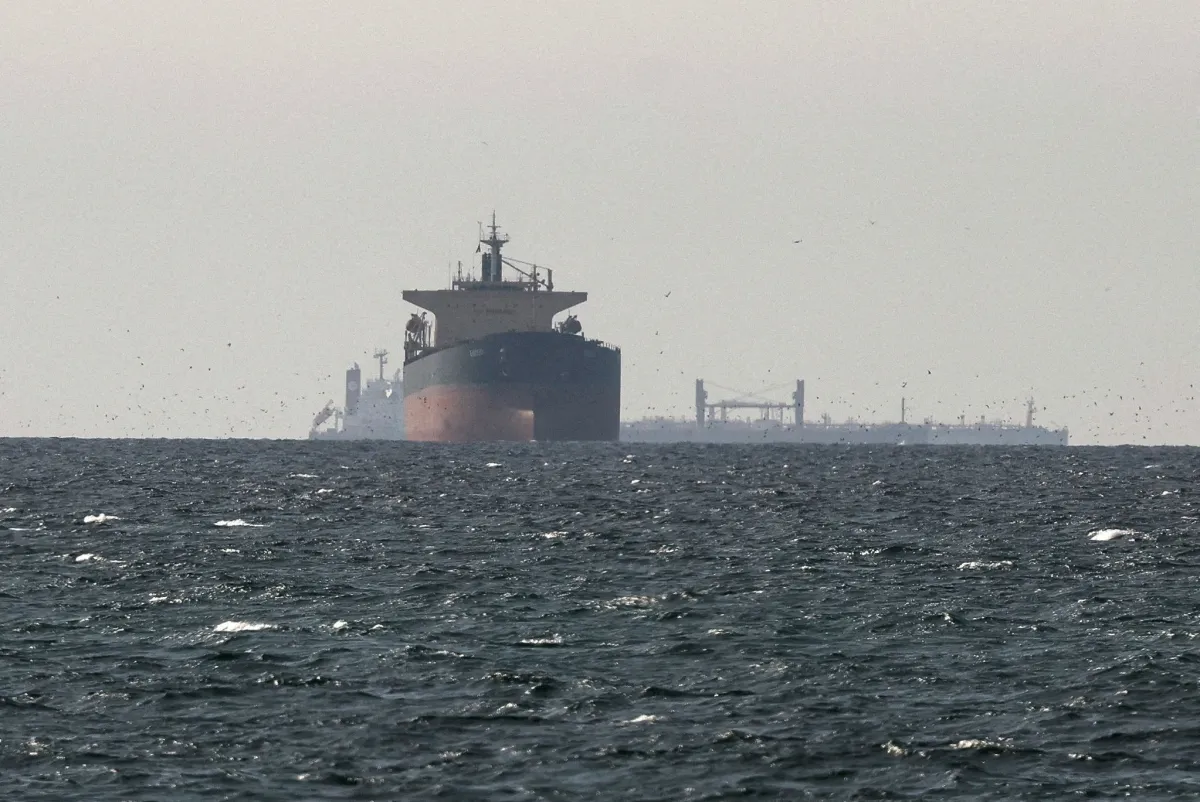 Navios-tanque no Golfo perto do Estreito de Ormuz 