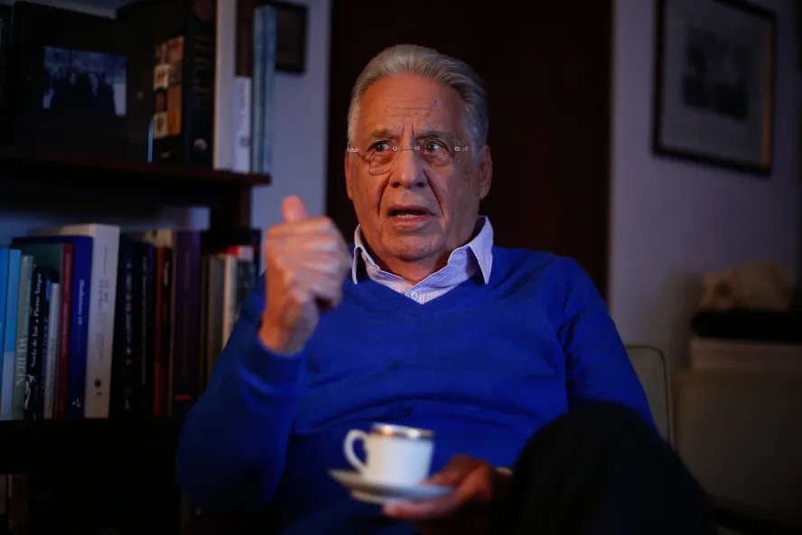 Fernando Henrique Cardoso foi o primeiro presidente a ser reeleito via voto direto, em 1998 — Foto: Marcos Alves/Agência O Globo