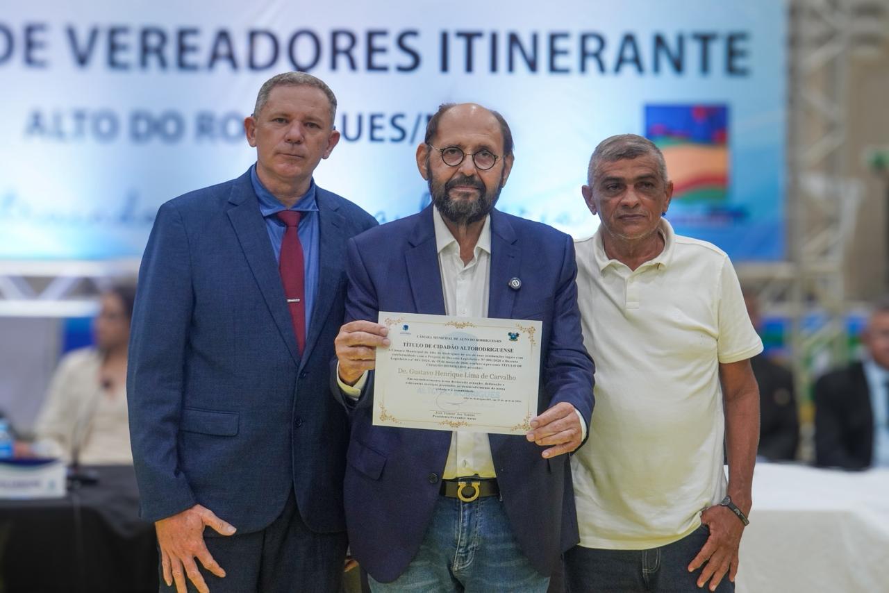 Deputado Gustavo Carvalho recebe título de Cidadão Alto-Rodriguense em sessão solene no Ginásio Poliesportivo Ivanildo Bezerra da Silva