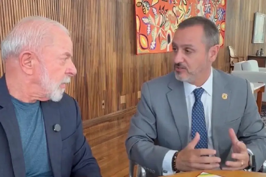 Lula e o diretor-geral da PF, Andrei Rodrigues (//Reprodução)