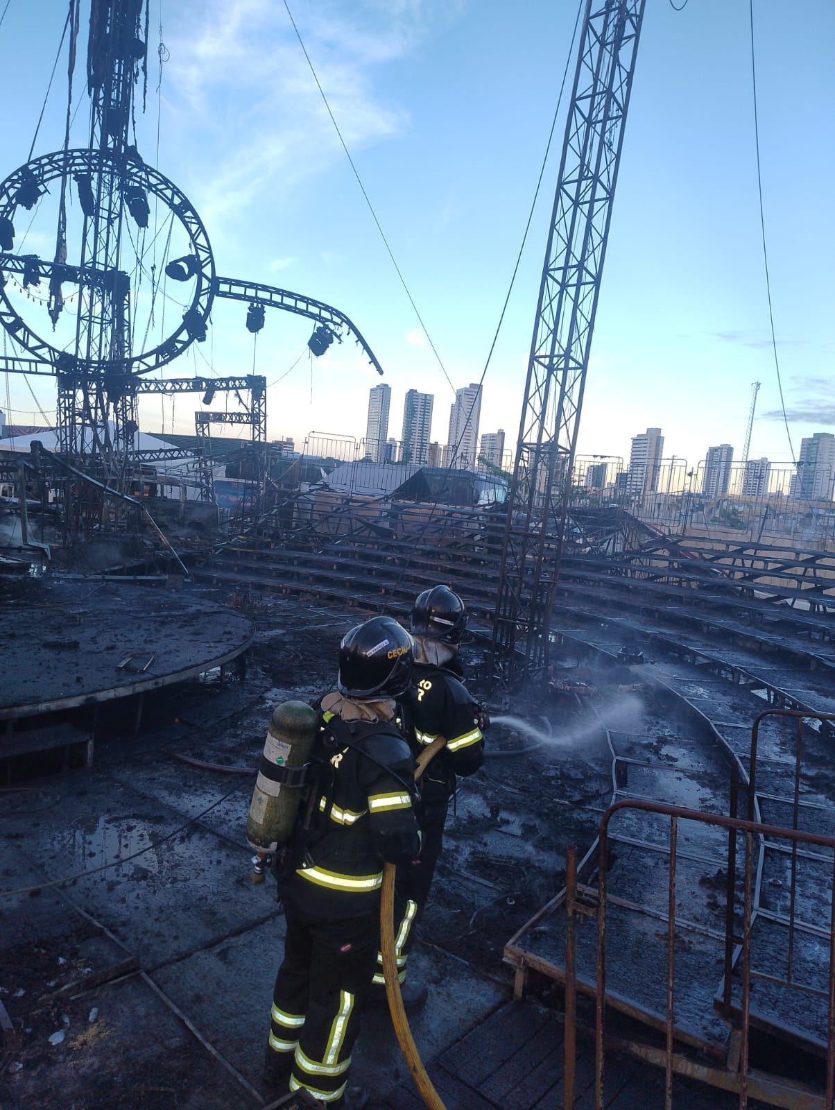 Investigação vai apurar causas do incêndio no Circo do Tiru