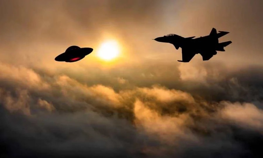Avião e ovni | Getty Imagens/ Anton Petrus