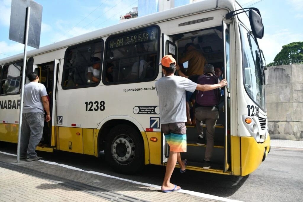 Nova linha de ônibus entra em funcionamento ligando a Zona Norte à Praia do Meio
