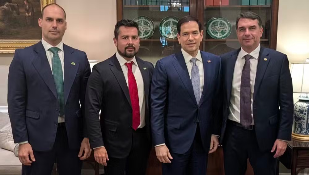Eduardo Bolsonaro, Paulo Figueiredo, Marco Rubio e Flávio Bolsonaro — Foto: Reprodução/Redes Sociais