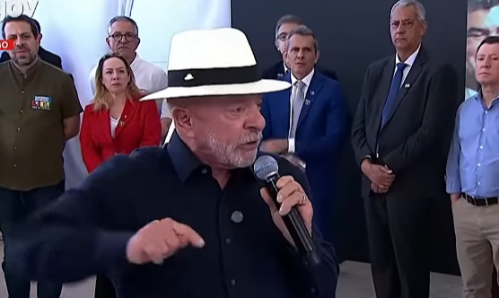 FireShot Capture 1468 - Presidente Lula inaugura o Campus Catalão do Instituto Federal Goi_ - [www.youtube.com].png