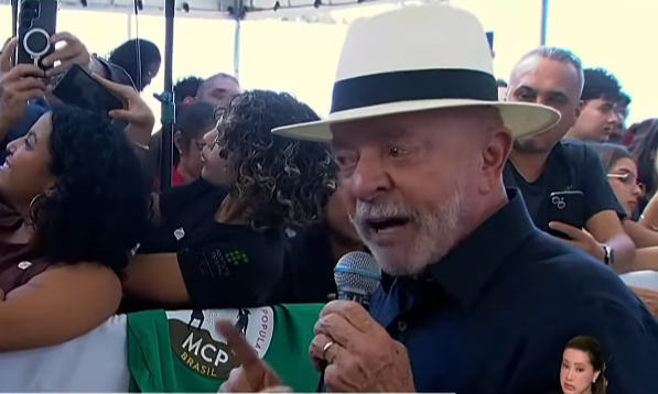 FireShot Capture 1467 - Presidente Lula inaugura o Campus Catalão do Instituto Federal Goi_ - [www.youtube.com].png