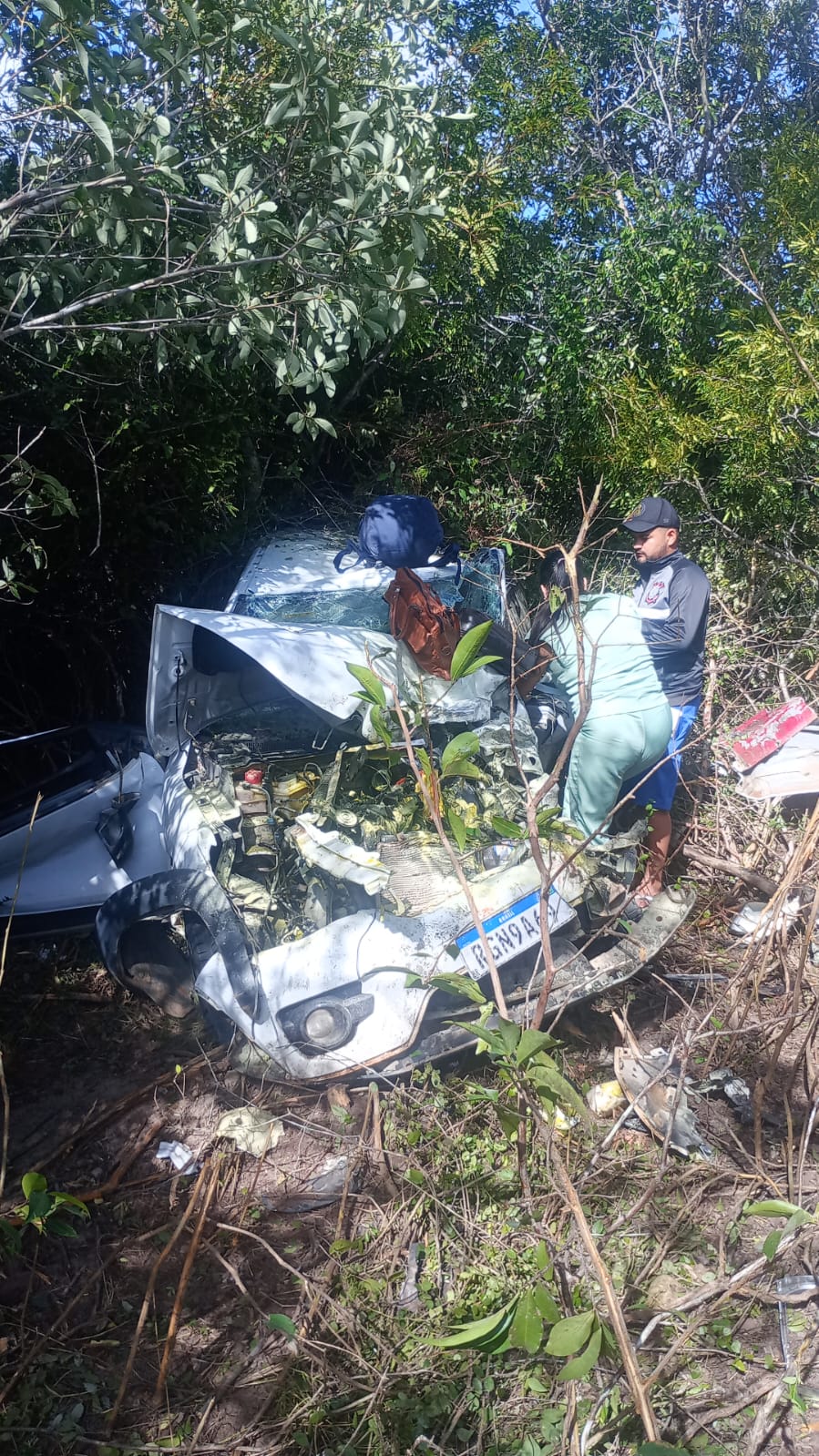 Acidente grave entre carreta e carros na BR-406