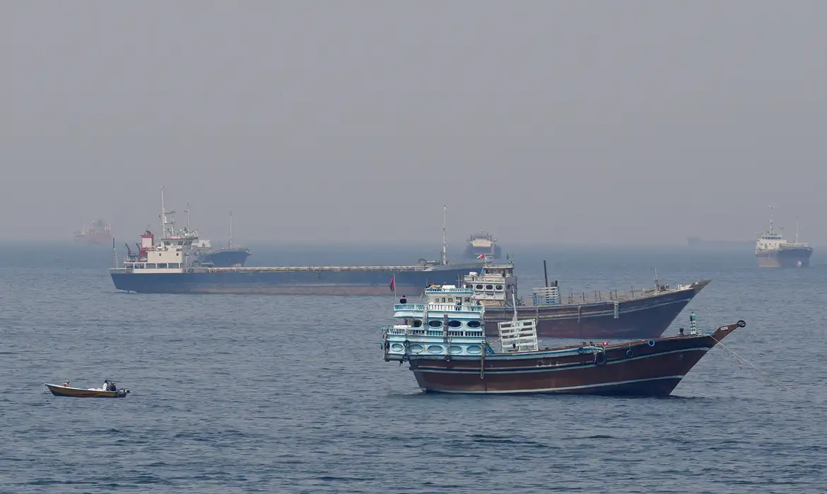 barcos estreito ormuz