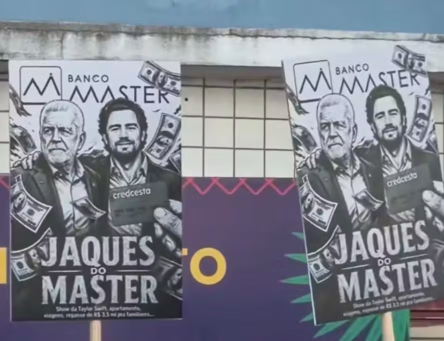 Cartazes 'Jaques do Master' são exibidos durante visita do senador à Bahia — Foto: Reprodução / Redes Sociais