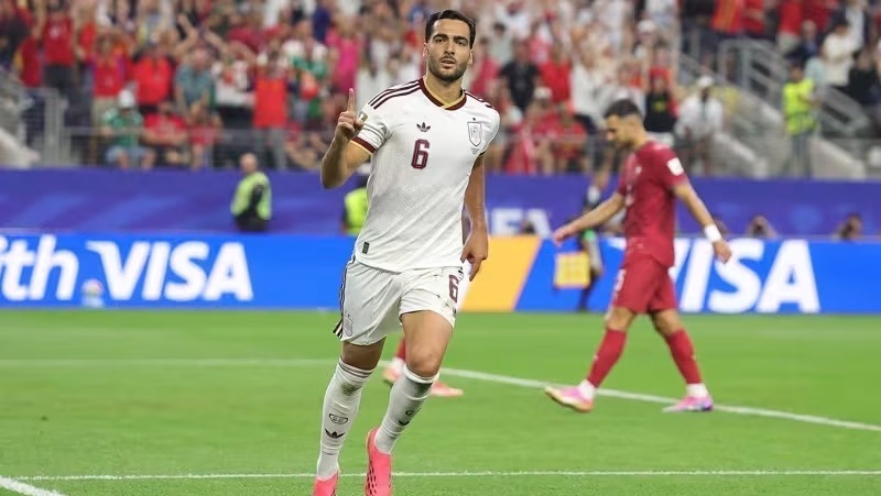 Mikel Merino, da Espanha, celebrando o gol marcado sobre Portugal, pela Copa do Mundo   •  Divulgação/Fifa
