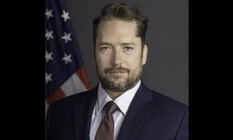 Darren Battie, assessor de Donald Trump. (Foto: Reprodução/Departamento de Estado dos EUA).