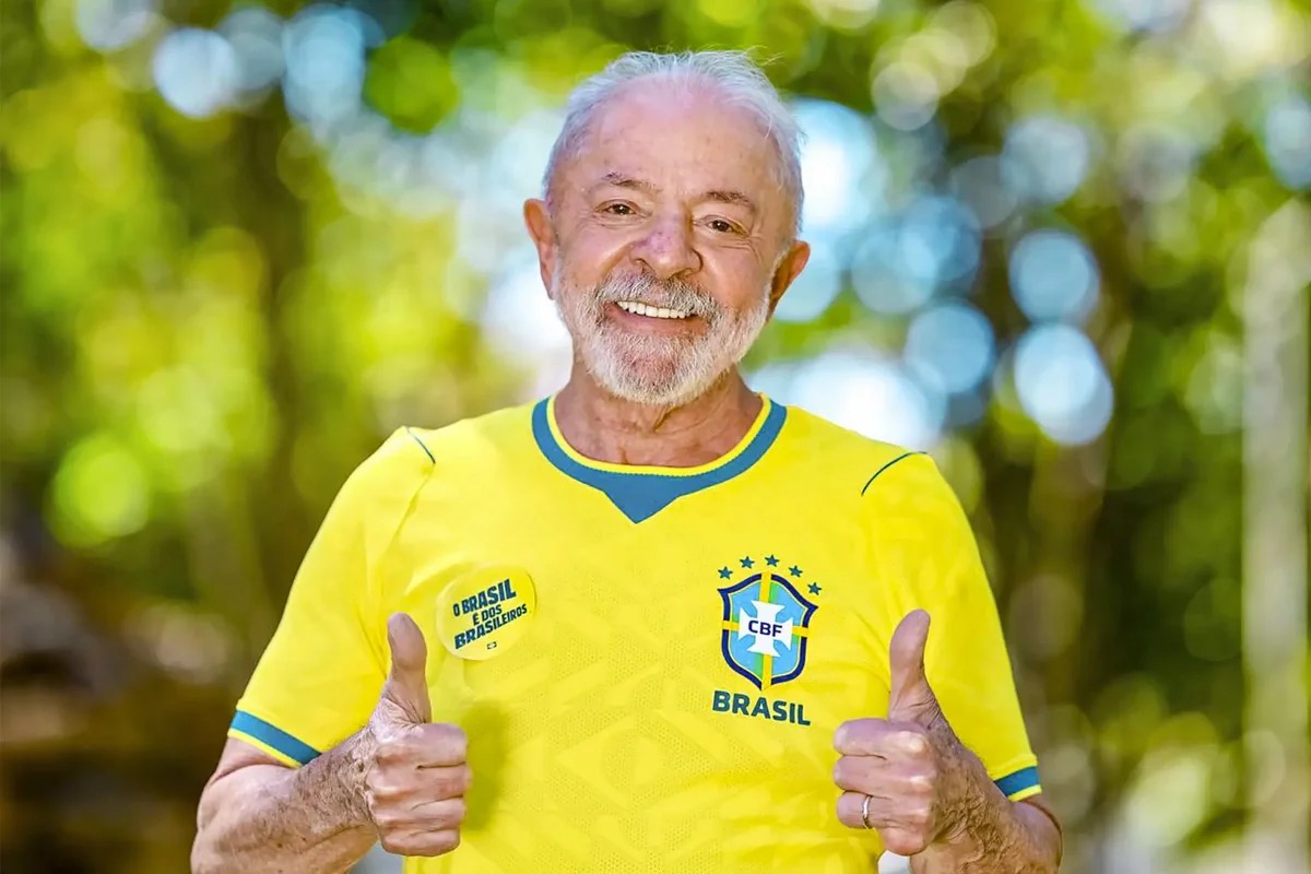 LULA CAMISA DA SELEÇÃO BRASILEIRA | Divulgação