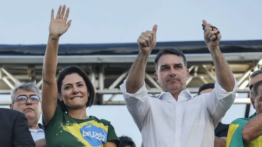 Michelle Bolsonaro e Flávio Bolsonaro