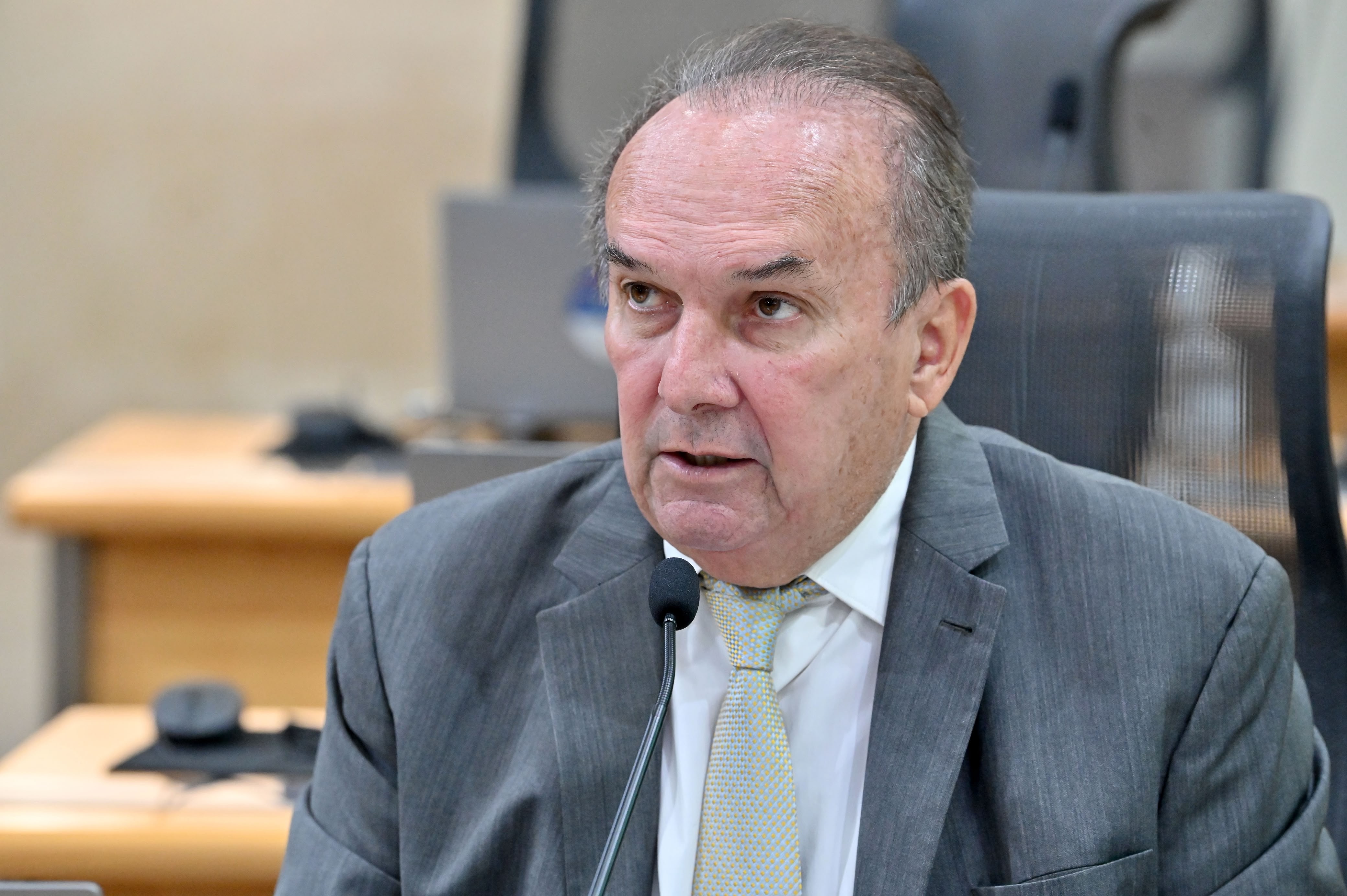 Nelter defende sessão solene pelos 100 anos do Hospital do Seridó e cobra votação de projeto que protege servidores da Caern