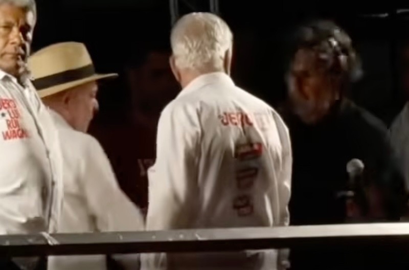 Lula se dirigiu grosseiramente ao seu fotógrafo que faz as vezes de 