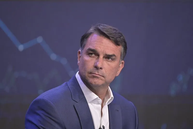 Flavio-Bolsonaro-1-1.webp