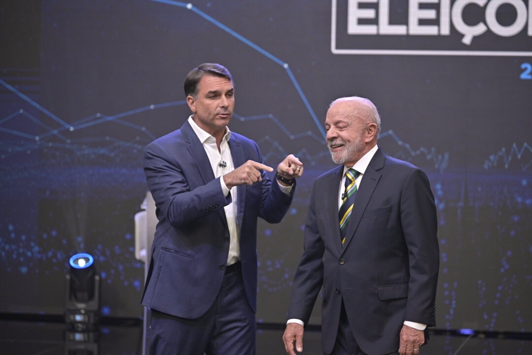 Flávio e Lula no debate na Band. Foto: Renato Pizzutto/Band