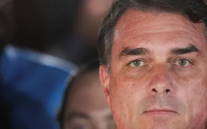 Senador Flávio Bolsonaro discursa em Brasília após ser derrotado no segundo turno da eleição presidencial de 202625 de outubro de 2026 REUTERS/Agustin Marcarian  • REUTERS