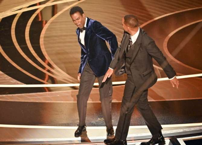 [VÍDEO] Will Smith dá tapa no rosto de Chris Rock após piada na premiação do Oscar 2022